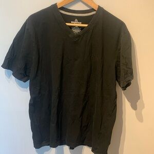 Mountain Ridge Black V Neck T-shirt